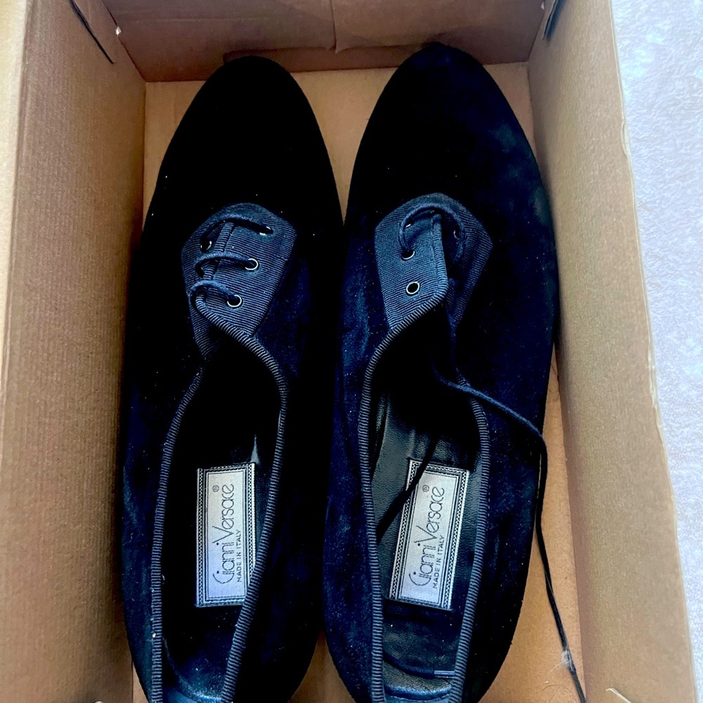 7.5 Women’s Vintage Black Velvet Oxfords